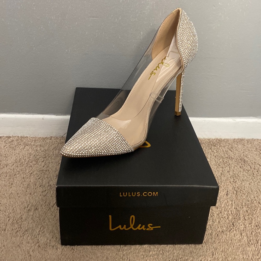 Pointed toe pumps